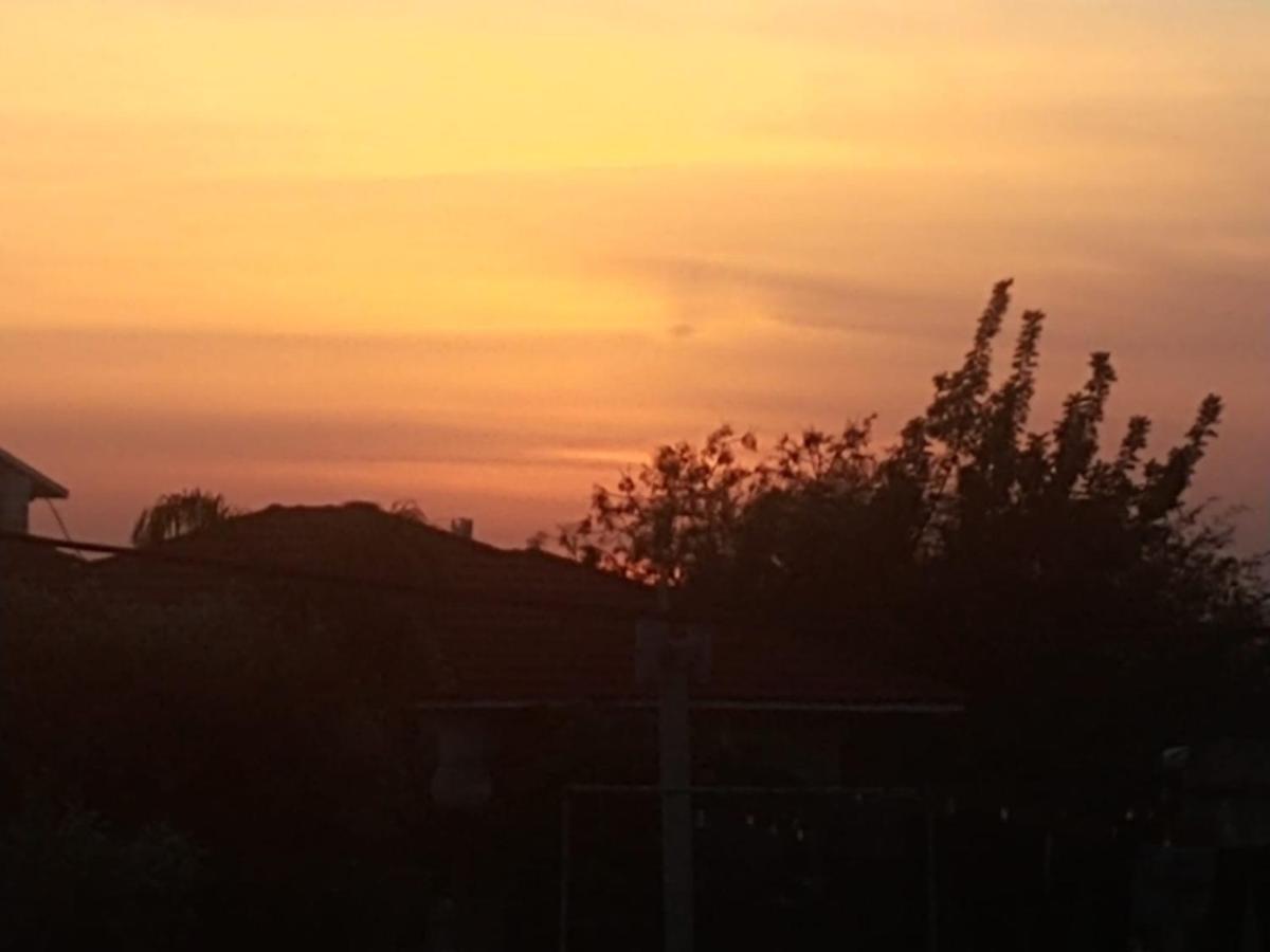 צימר ברחובות - Israeli Home Bagian luar foto